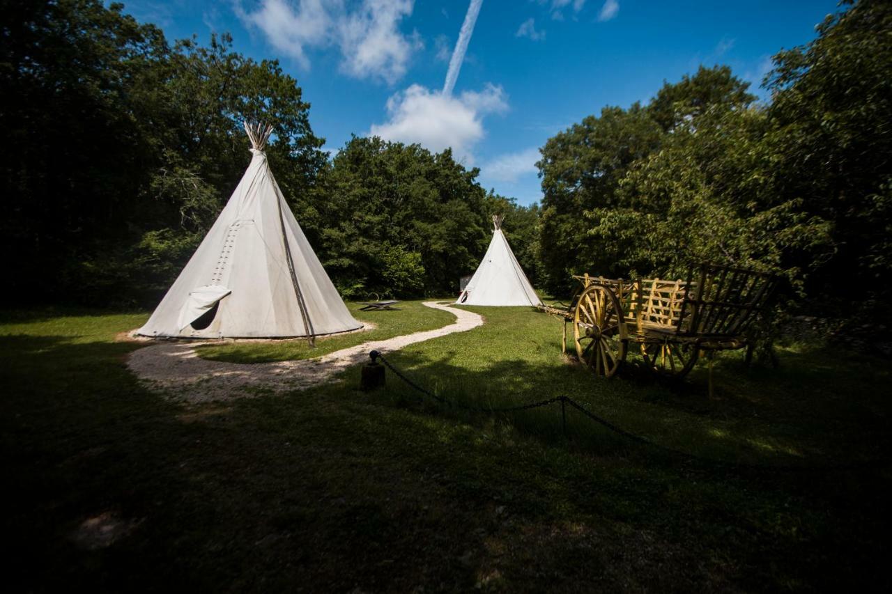 Tipi Au Logis De L'Espoir Hotel Jauldes Esterno foto