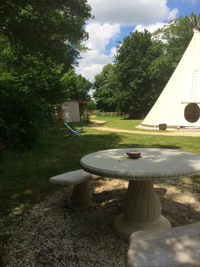 Tipi Au Logis De L'Espoir Hotel Jauldes Esterno foto